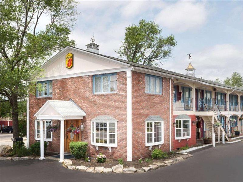 Hotel Super 8 By Wyndham Sturbridge Exterior foto