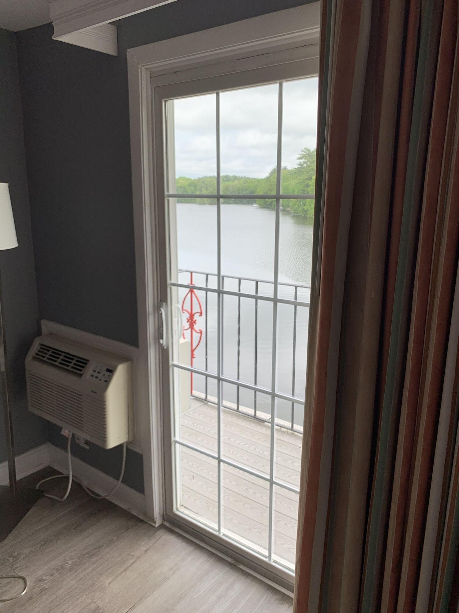 Hotel Super 8 By Wyndham Sturbridge Exterior foto