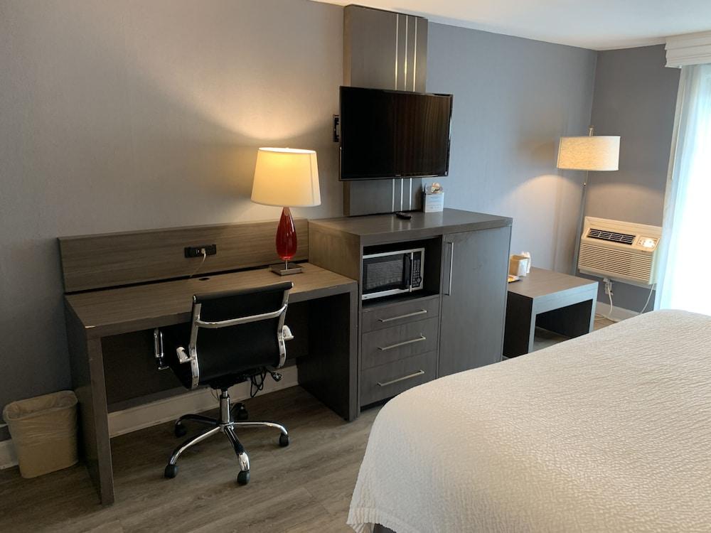 Hotel Super 8 By Wyndham Sturbridge Exterior foto
