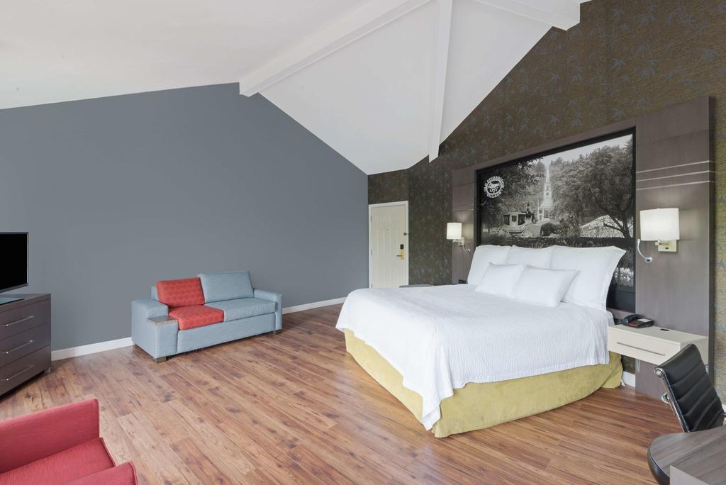 Hotel Super 8 By Wyndham Sturbridge Exterior foto